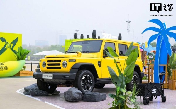 丰益国际 212 T01“检阅官升级款”越野新车发布，未来规划三门版、皮卡及混动版