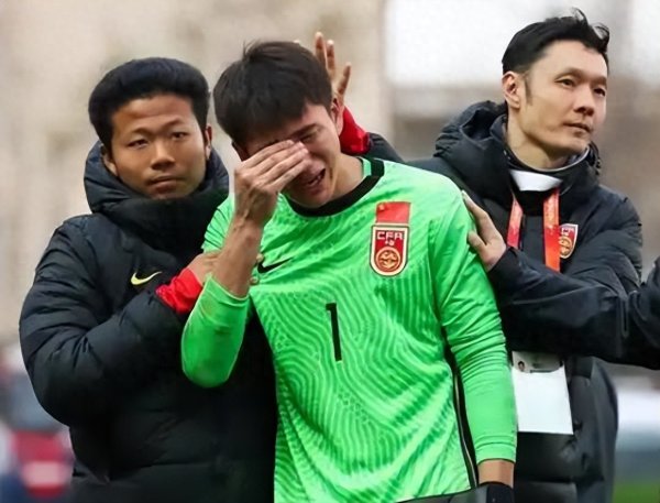 安联 国足未来国门: 21岁中超当红新星再次表态: 会考虑留洋!